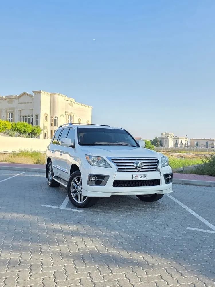 Used Lexus LX 570 5 door 5.7L 2012