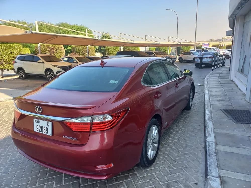 Used Lexus ES 300h Premier 2013