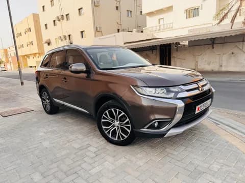ميتسوبيشي أوتلاندر 2.4L GLX Mid Option (7-Seater) 2016 مستعملة