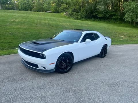 Used Dodge Challenger 5.7L R/T Plus (T.A package) 2017 Used Dodge Challenger 5.7L R/T Plus (T.A package) 2017 used_cars.forSale