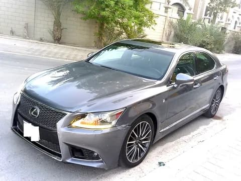 لكزس أل أس 460 4 door 4.6L SWB 2014 مستعملة