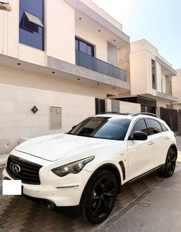 Used Infiniti QX70 3.7L Limited 2015 Used Infiniti QX70 3.7L Limited 2015 used_cars.forSale