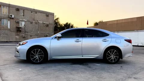 لكزس إي أس 350 4 door 3.5L 2018 مستعملة
